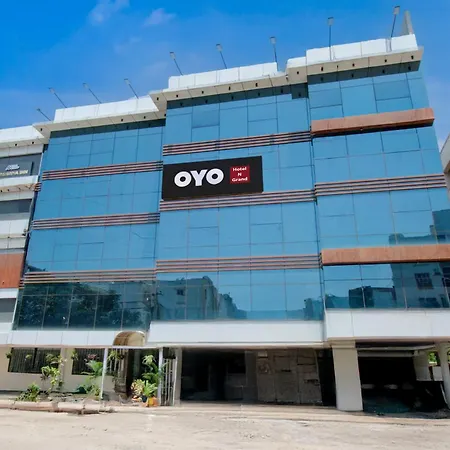 Hotel O N Grand